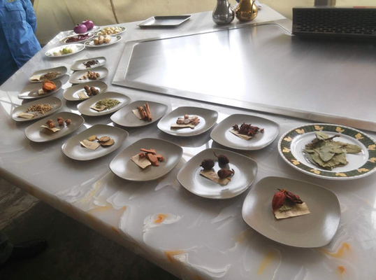 satın al Gazlı Isıtma Köprüsü Shage On Bir Koltuk Teppanyaki Grill Masa Paslanmaz Çelik 304 online manufacture